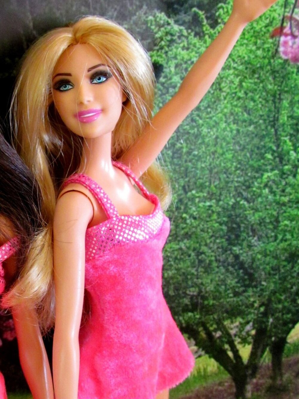 BARBIE STAR DOLL - BLONDE w ROOTED EYELASHES, 3 OUTFITS - Picture 4 of 5